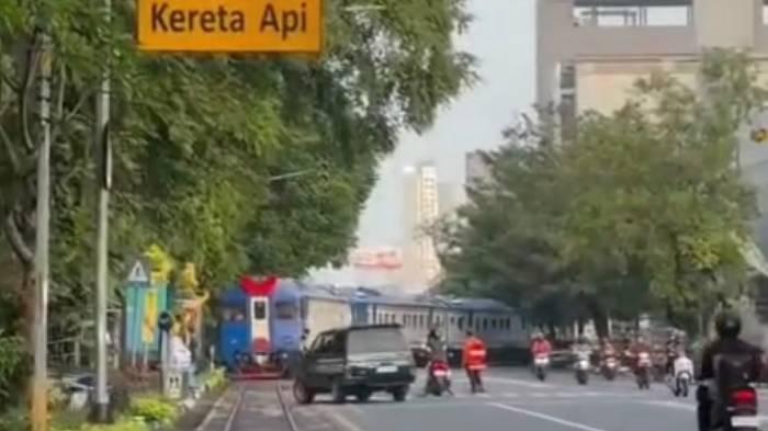 Penyebab KA Batara Kresna Berhenti Melintang di Rel Bengkong Solo, KAI Sebut Kendala Teknis