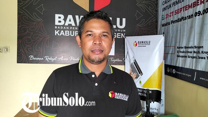 Ketua-Bawaslu-Sragen-Dwi-Budhi-Prasetya-saat-ditemui-TribunSolocom-di-Kantor-Bawaslu-Sragen.jpg