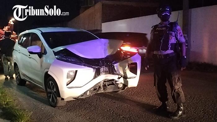 Kondisi-Mobil-Mitsubishi-Xpander-Exceed-mengalami-kecelakaan-tunggal-di-Jalan-Pal.jpg