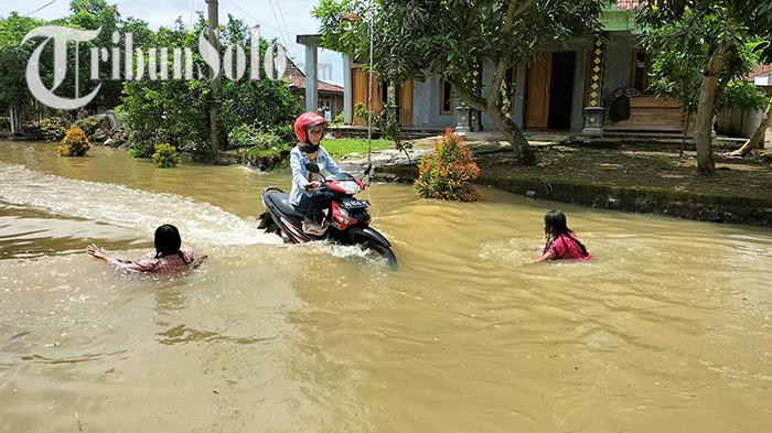 Kondisi-banjir-di-Desa-Sribit-Kecamatan-Sidoharjo-Kabupaten-Sragen-yan.jpg