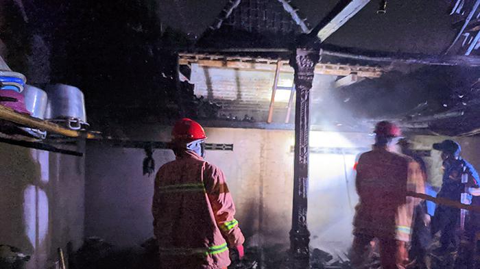 Kondisi-dapur-yang-terbakar-milik-warga-Desa-Wonotolo-Kecamatan-Gondang-Kabupaten-Sragen.jpg