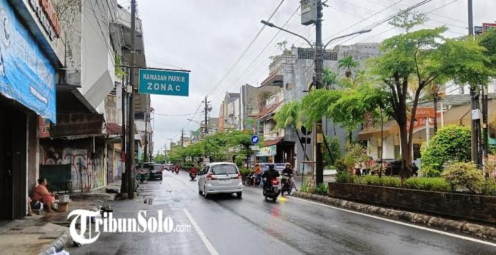 Kondisi-koridor-jalan-Yos-Sudarso-Solo.jpg