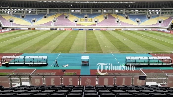 Kondisi-terkini-Stadion-Manahan-Solo-setelah-lapangan-tergenang.jpg