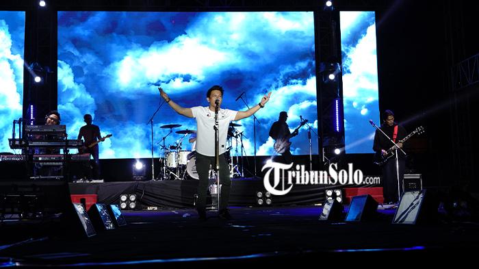 Konser-NOAH-yang-digelar-di-Alun-alun-Giri-Krida-Bakti-Wonogiri-beberapa-waktu-lalu.jpg