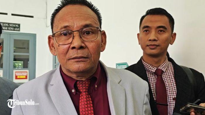 Kuasa-hukum-Jokowi-selaku-tergugat-YB-Irpan-usai-Sidang-Citizen-Lawsuit-CLS.jpg