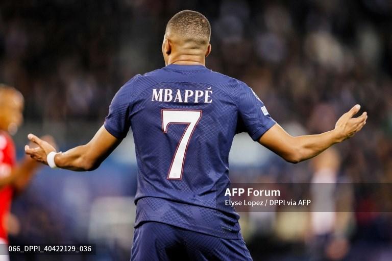 solo/Kylian-Mbappe-PSG-vs-Benfica.jpg