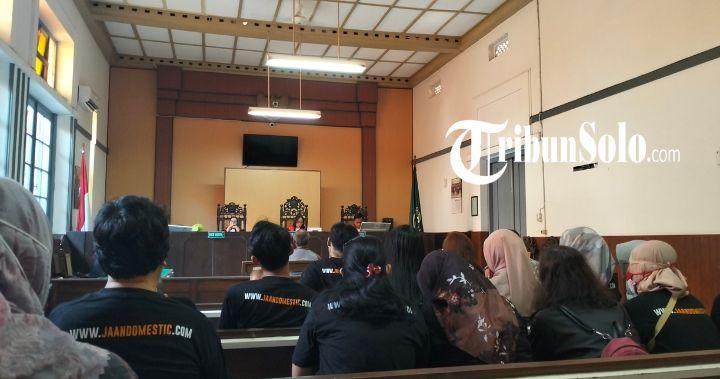 Lanjutan-sidang-kasus-penganiayaan-Anjing-Lato-di-PN-Solo.jpg