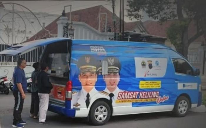 Layanan-Samsat-Keliling-di-CFD-Solo-beberapa-waktu-lalu.jpg