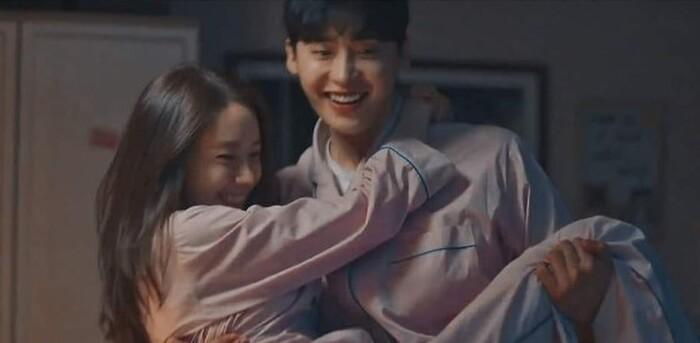 Lee-Jong-Suk-dan-Yoona-untuk-drakor-Big-Mouth.jpg
