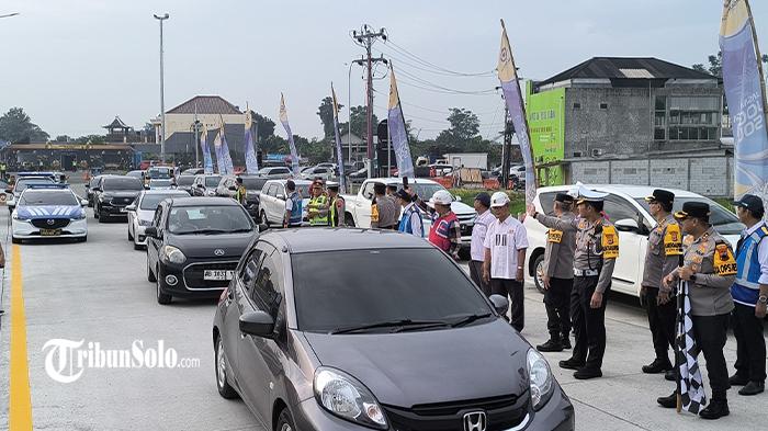 MUDIK-LEBARAN-2025-Jalan-Tol-Solo-Jogja-dibuka-ruas-Prambanan-Klaten-dan-Tamanmartani-Sleman.jpg
