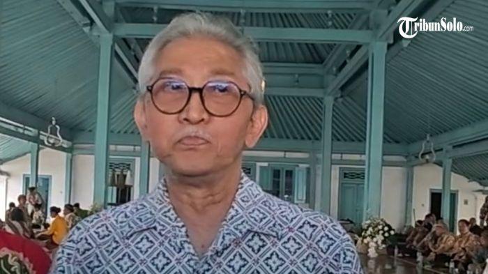 Maha-Menteri-KG-Panembahan-Agung-Tedjowulan-saat-ditemui-di-Semorokoto.jpg