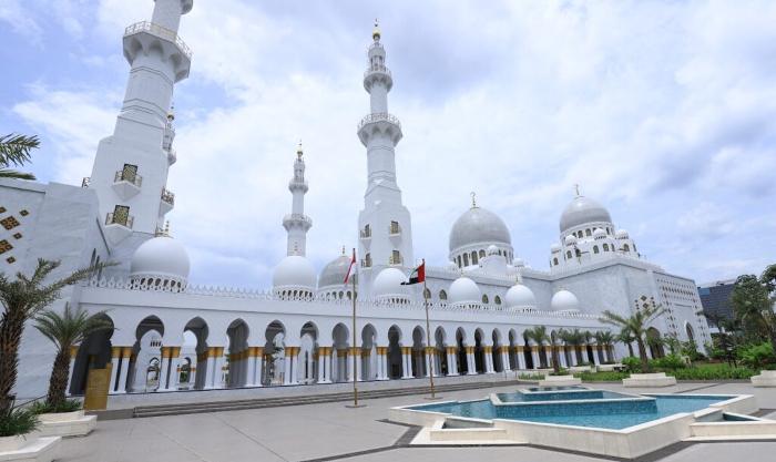 Masjid-Raya-Sheikh-Zayed-Solo-1.jpg