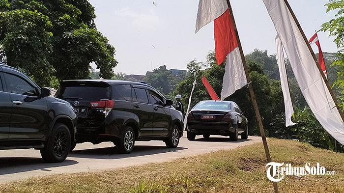 Mobil-Kepresidenan-Jokowi-di-Karanganyar-2024.jpg
