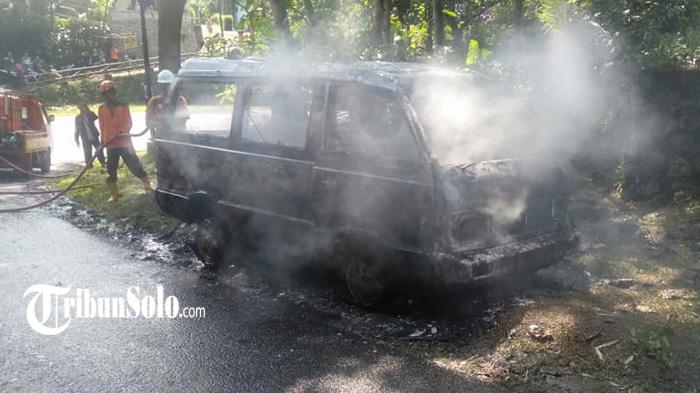 Mobil-carriy-terbakar-di-wonogiri.jpg