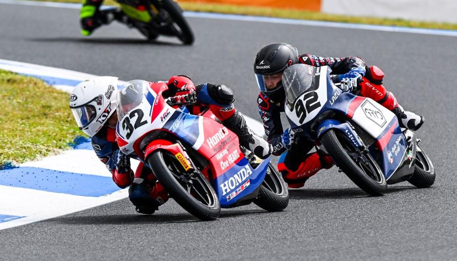 Muhammad Kiandra, Pembalap Muda Indonesia Binaan PT AHM Berhasil Kibarkan Merah Putih di Portugal!