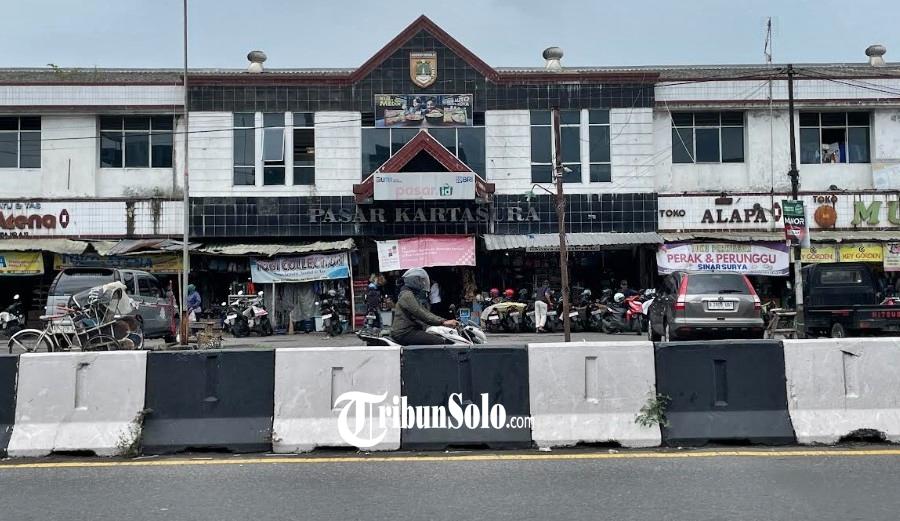 Pasar-Kartasura-sebelum-di-revitaliasasi-Selasa-2012026.jpg