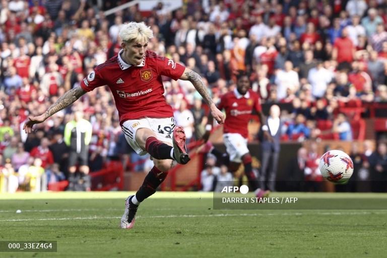 Pemain-Manchester-United-Alejandro-Garnacho-mencetak-gol-saat-laga-Manchester-United-vs-Wolves.jpg