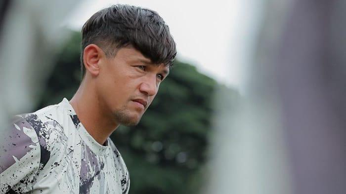 Pemain-Persis-Solo-Irfan-Bachdim-saat-mengikuti-sesi-latihan-Persis-Solo-di-Stadion-UNS.jpg