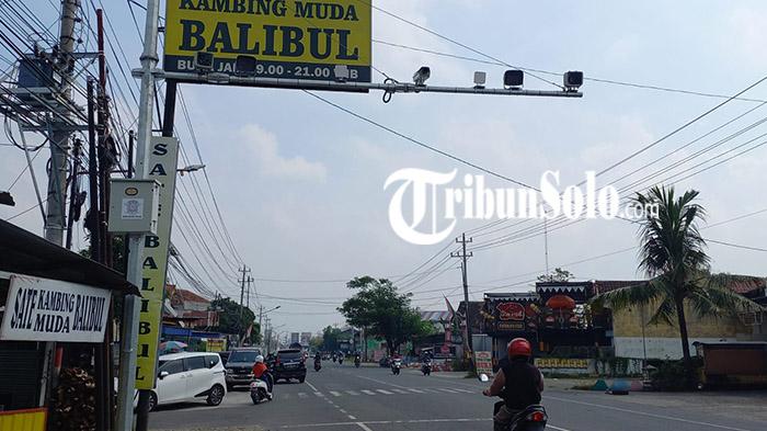 Pemasangan-kamera-ETLE-di-jalan-Sukoharjo-Wonogiri-di-depan-Sate-Balibul-Begajah-Sukoharjo.jpg