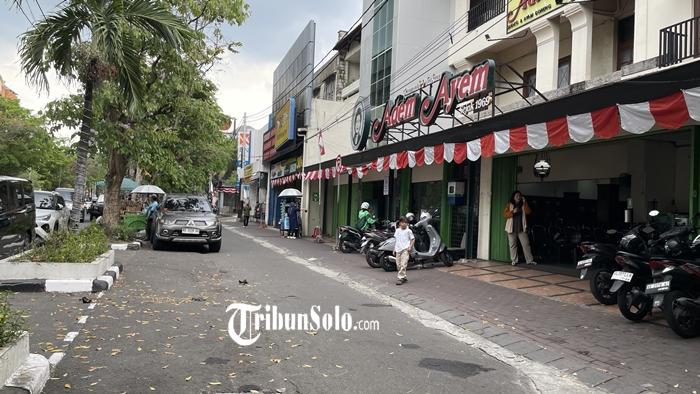 Pemilik-usaha-berharap-situasi-di-Solo-tetap-kondusif.jpg