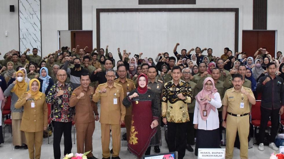 Pemkab Sukoharjo Gelar Bimtek DTSEN, Bupati Etik Pastikan Data Akurat Jadi Penyusunan Kebijakan