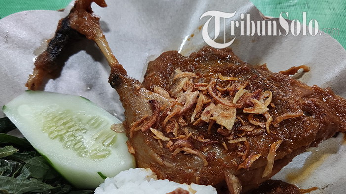 Penampakan-bebek-yang-direbus-di-Warung-Ayam-dan-Bebek-Brontak-di-Jalan-Bha.jpg