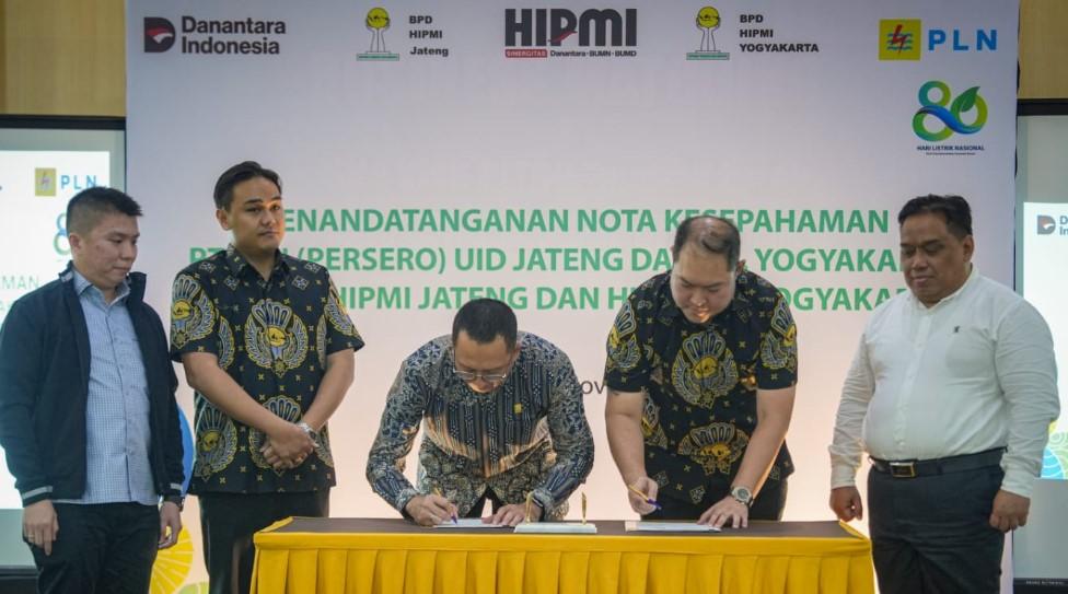 Penandatanganan-Nota-Kesepahaman-antara-General-Manager-PLN-UID-Jateng-DIY.jpg