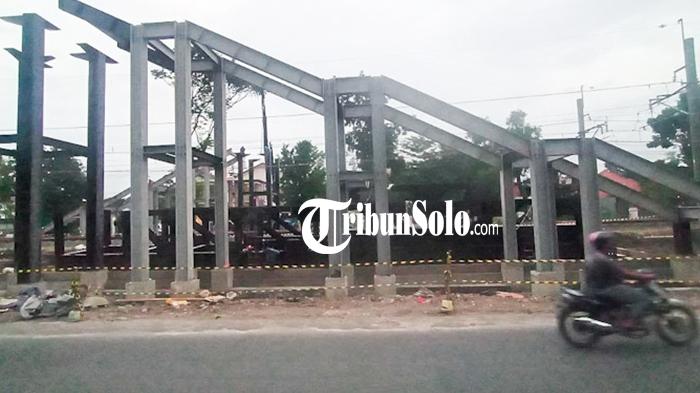 Pengerjaan-Jembatan-Penyebrangan-Orang-JPO.jpg
