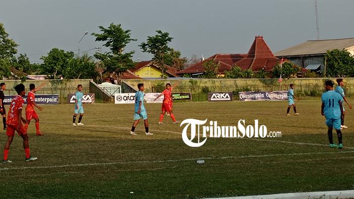 Pertandingan-Liga-3-Grup-I-antara-Persiwi-Wonogiri-melawan-UNSA-FC.jpg