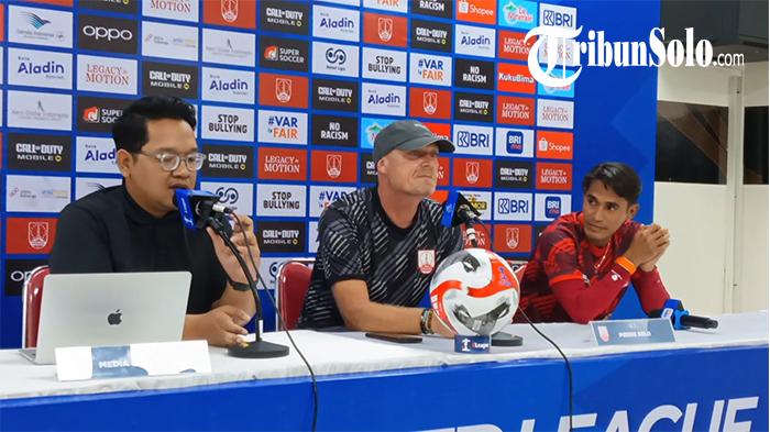 Peter-de-roo-jelang-persis-solo-lawan-persija-jakarta.jpg