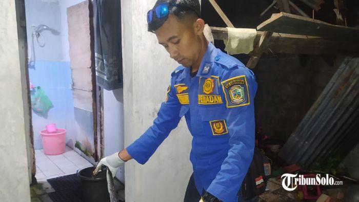 Petugas-Damkar-PP-Satpol-PP-Kabupaten-Karanganyar-224-2.jpg