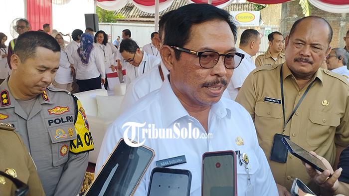 Pj-Gubernur-Jawa-Tengah-Nana-Sudjana-Soal-dugaan-korupsi.jpg