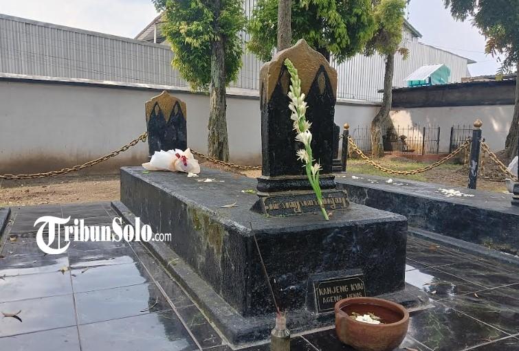 Potret-Makam-Kyai-Ageng-Henis.jpg
