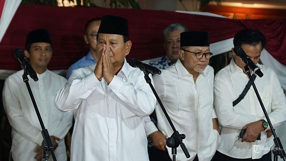Prabowo-Subianto-memberikan-pidato-kemenangan-di-kediamannya.jpg