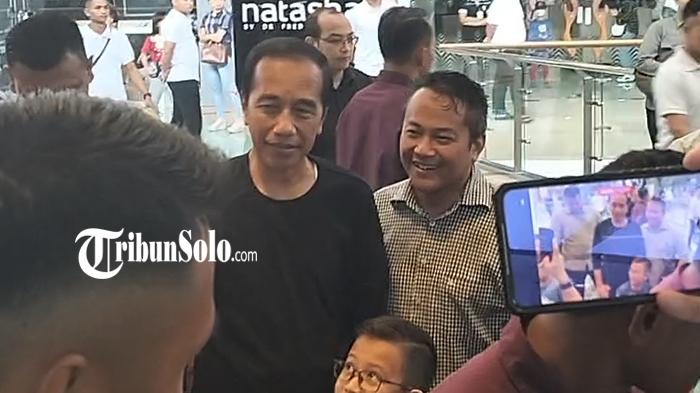 Presiden-Jokowi-menyempatkan-berbincang-dengan-Wakil-Komandan-TKN.jpg