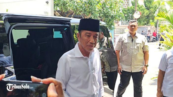 Presiden-ke-7-RI-Jokowi-saat-ditemui-di-kediamannya-di-Solo-Jumat-2692025.jpg