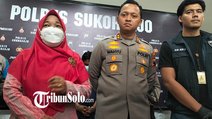 Psikolog-asal-Sukoharjo-Yuli-Dwi-Rahayu-sedang-menjelaskan-maraknya-pergaulan-bebas-melalui-gadget.jpg