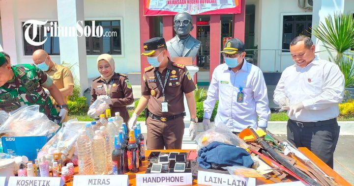Puluhan-barang-bukti-kejahatan-dimusnahkan-oleh-Kejari-Boyolali.jpg