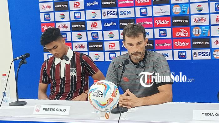 Ramadhan-Sananta-dan-Leonardo-Medina-saat-jumpa-pers-usai-laga-Persis-Solo-vs-Persib-Bandung.jpg