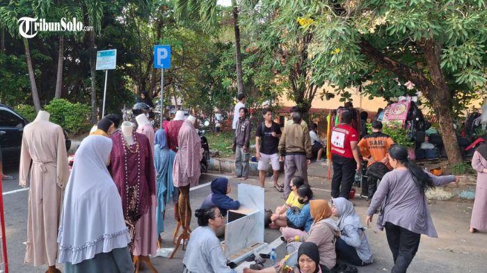 Ratusan-kios-Pasar-Kota-Wonogiri-terbakar-pada-Senin-6102025.jpg