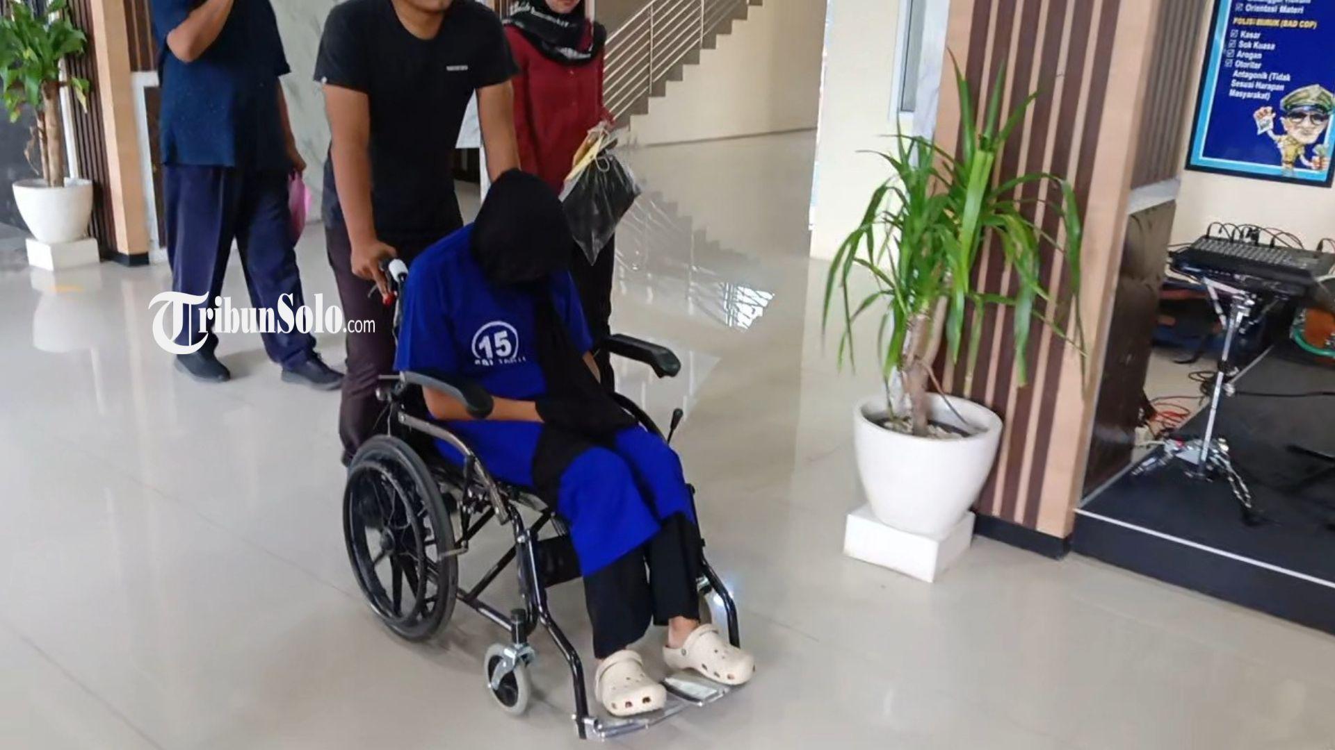 SAH-22-pelaku-sekaligus-ibu-bayi-yang-meninggal-di-dalam-kardus-di-depan-KOS-sOLO.jpg