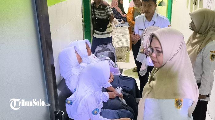 Sebanyak-225-siswa-dan-belasan-guru-dilaporkan-mengalami-gejala-usai-menyantap-menu-MBG-294.jpg