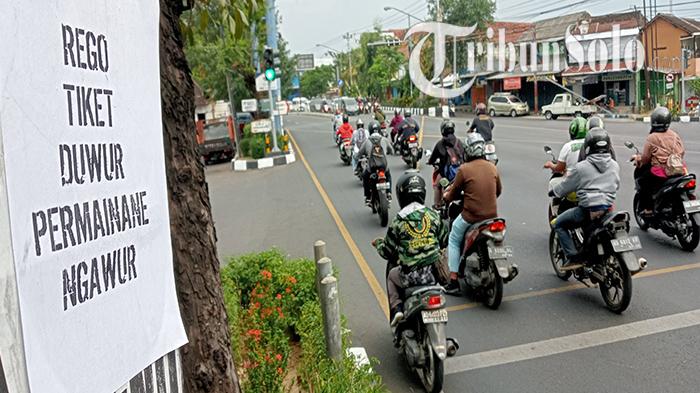 Selebaran Kritikan Buat Persis Tersebar di Solo : Singgung Tiket dan Permainan, Ini Respon Manajemen