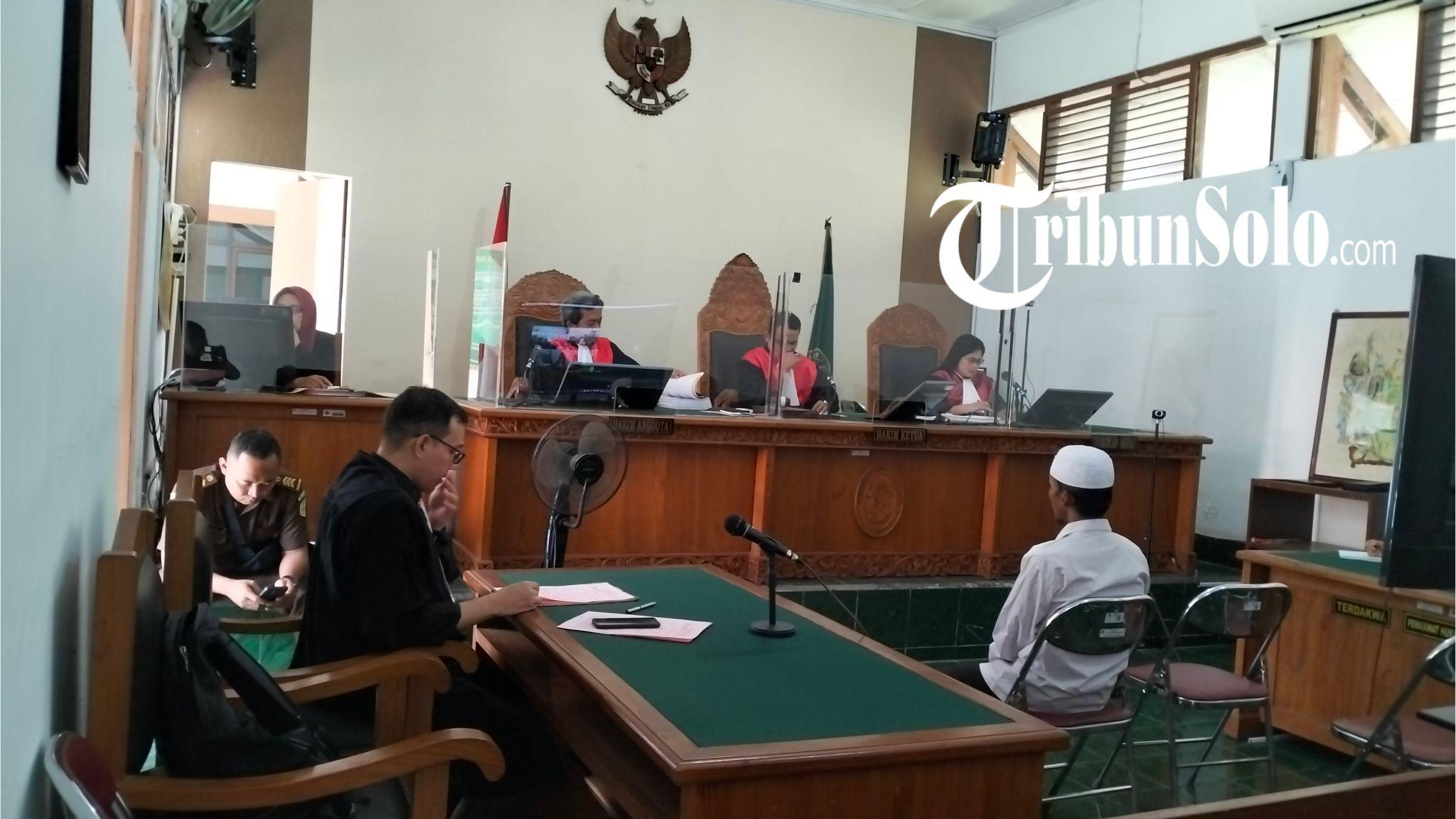 Ekspresi Suyono saat Divonis Penjara Seumur Hidup, Penasihat Hukum: Tak Mengagetkan
