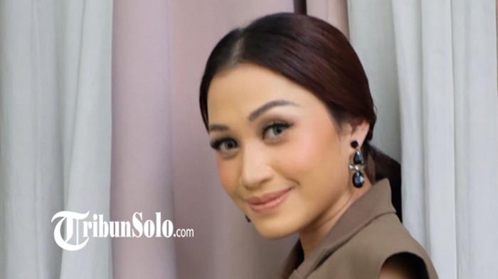 Sosok-Raudha-Caesaronthya-yang-dipercaya-sebagai-perias-menantu-Bupati-Karanganyar.jpg