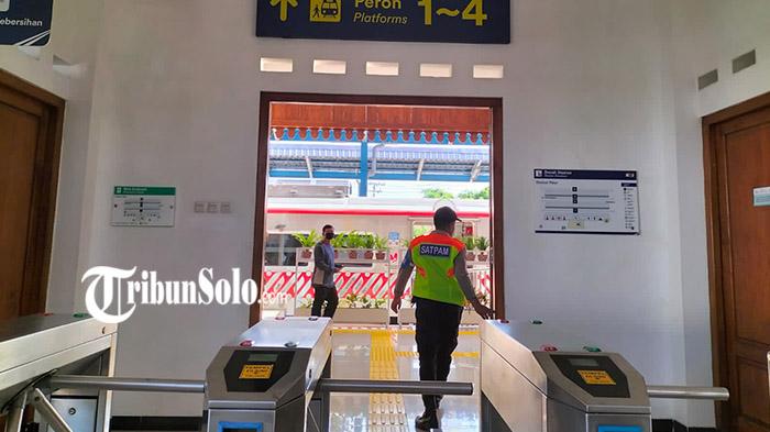 Suasana-di-Stasiun-Palur-yang-mulai-beroperasi-sejak-17-Agustus-2022-kemarin.jpg