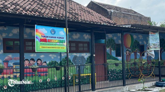 Suasana-di-Taman-Kanak-kanak-TK-di-Desa-Makamhaji-Senin-1212026-2.jpg