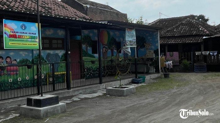 Suasana-di-Taman-Kanak-kanak-TK-di-Desa-Makamhaji-Senin-1212026-3.jpg