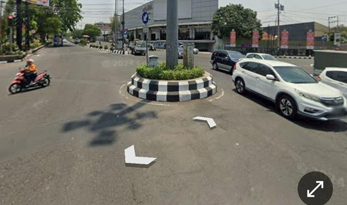 Suasana-lalu-lintas-di-kawasan-Simpang-Panggung-di-Solo.jpg