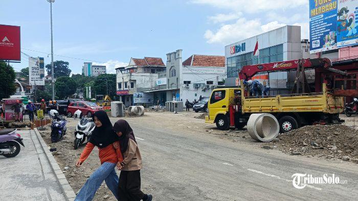 Revitalisasi Simpang Lima Boyolali Molor : Sudah Dekat Deadline, Progres Pekan Ini Telat 11 Persen